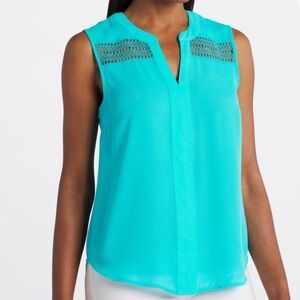 Elegant Turquoise Sleeveless Blouse with Lattice Detail